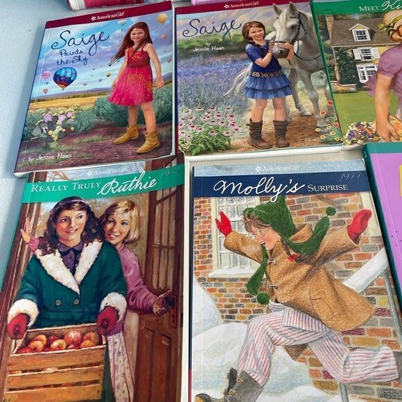 9 American girl Books  - Picture 4 of 6